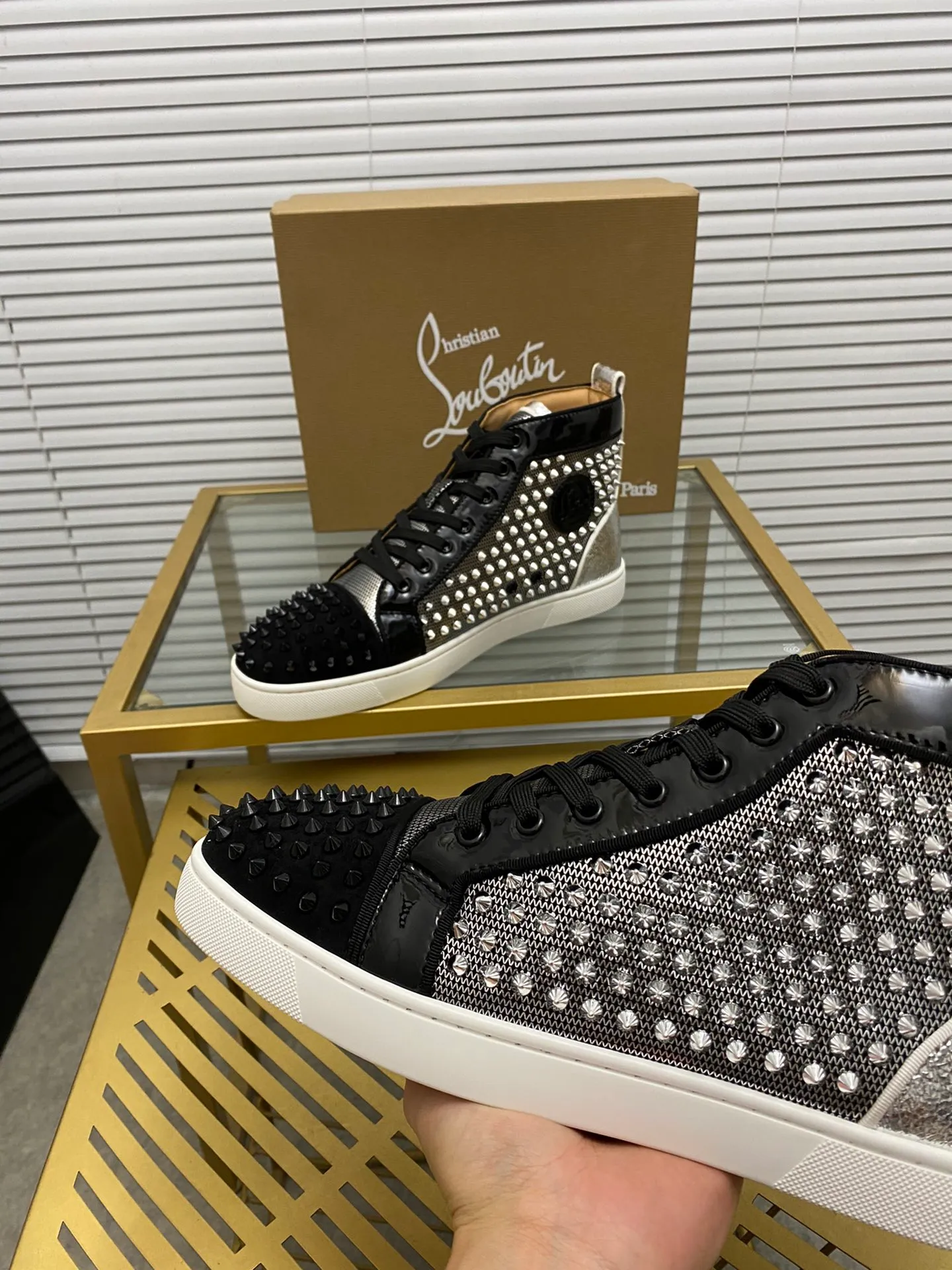 (Customized model) Ex-factory price is 540. christian louboutin (CL red sole shoes) counter series, casual sneakers for couples 📢 📢 📢 Exclusive hot style release 🎈🎈💪 Movable latex feet 👻 Finished outsole line [Proud] 😝Female 35-40# Male 38#-46, global supply😝 [Top version]: Original imported genuine leather upper, top original leather lining, original molded TPU outsole, original 1:1 detail processing, original shoe last,